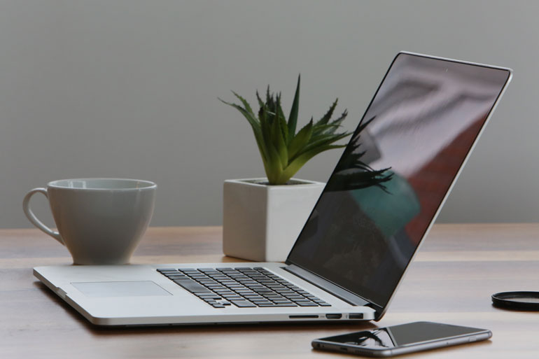 Mecba Lapptop 15inch, Touch Bar 2020